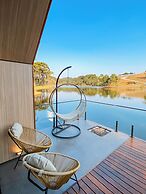 Celeiro Lake Village