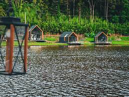 Celeiro Lake Village