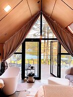 Celeiro Lake Village