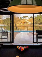 Celeiro Lake Village