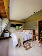 Celeiro Lake Village