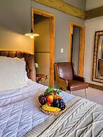 Celeiro Lake Village