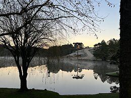 Celeiro Lake Village