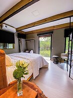 Celeiro Lake Village