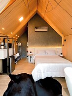 Celeiro Lake Village