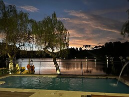 Celeiro Lake Village