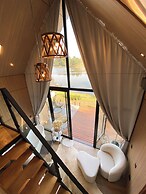 Celeiro Lake Village