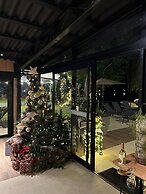 Celeiro Lake Village