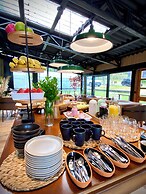 Celeiro Lake Village