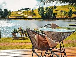 Celeiro Lake Village