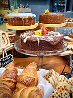 Celeiro Lake Village