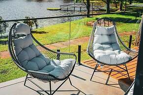 Celeiro Lake Village