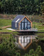 Celeiro Lake Village