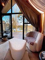 Celeiro Lake Village