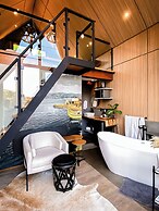 Celeiro Lake Village