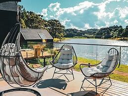 Celeiro Lake Village