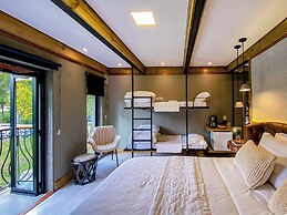 Celeiro Lake Village