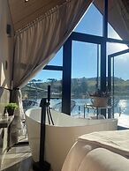 Celeiro Lake Village