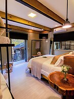 Celeiro Lake Village