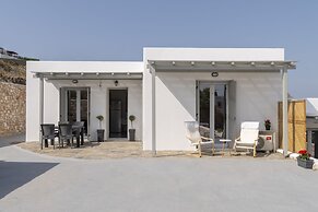 Parikia's Sunlight 2bedroom House