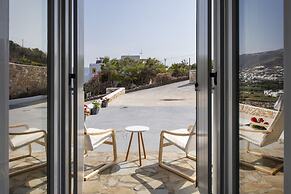 Parikia's Sunlight 2bedroom House