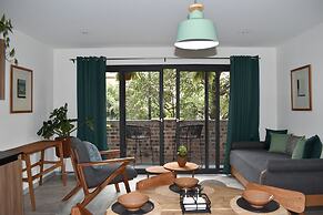 Tanat Art Hotel