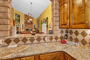 A Tuscan Adventure in California! 3 BDR Sleeps 8