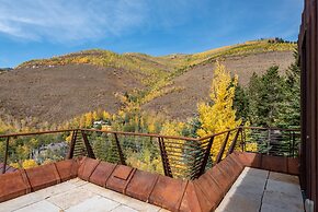 Cliffside Stunning, Luxury 4 BR Min to Skiing!