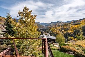 Cliffside Stunning, Luxury 4 BR Min to Skiing!