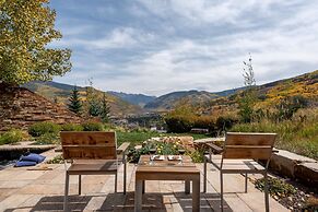 Cliffside Stunning, Luxury 4 BR Min to Skiing!