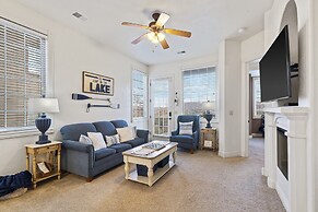 Cliffside Lake Retreat - 2 Bdr, Walk to Table Rock