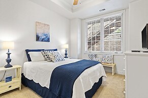 Cliffside Lake Retreat - 2 Bdr, Walk to Table Rock