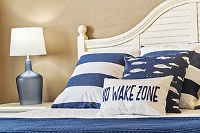 Cliffside Lake Retreat - 2 Bdr, Walk to Table Rock