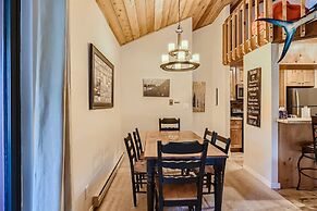 Eagle on Skis Cozy 3 BDR Home Walk to Ski Lifts