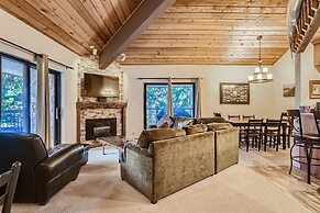 Eagle on Skis Cozy 3 BDR Home Walk to Ski Lifts