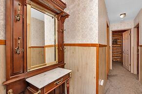 The Log Home Quintessential Log Cabin in Ynp!