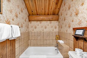 The Log Home Quintessential Log Cabin in Ynp!