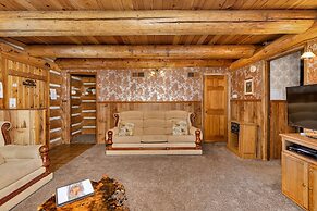 The Log Home Quintessential Log Cabin in Ynp!