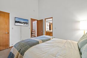 Scenic 1 Bedroom W/loft at Mount Bachelor Resort!