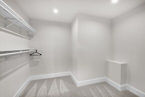 Make a Big Splash in 7BR Lake Norman Home!