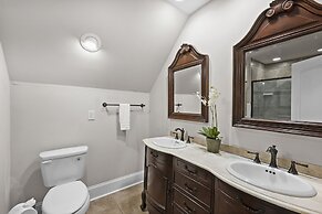 Make a Big Splash in 7BR Lake Norman Home!