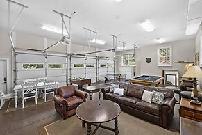 Make a Big Splash in 7BR Lake Norman Home!