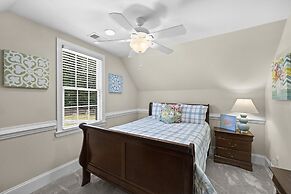 Make a Big Splash in 7BR Lake Norman Home!