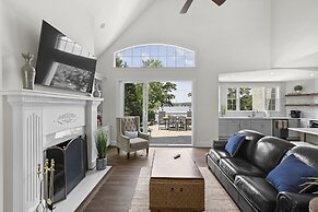 Make a Big Splash in 7BR Lake Norman Home!