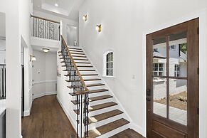 Make a Big Splash in 7BR Lake Norman Home!