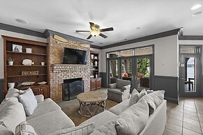 Make a Big Splash in 7BR Lake Norman Home!