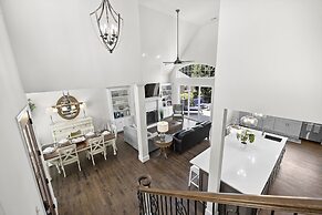 Make a Big Splash in 7BR Lake Norman Home!