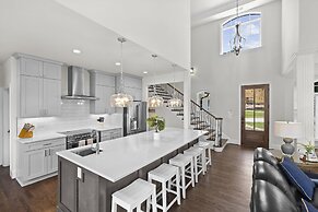 Make a Big Splash in 7BR Lake Norman Home!