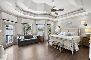 Make a Big Splash in 7BR Lake Norman Home!