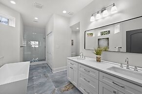 Make a Big Splash in 7BR Lake Norman Home!